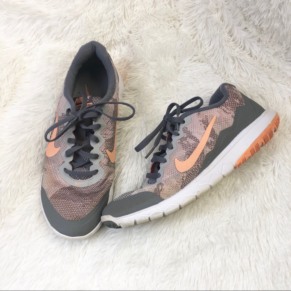 Nike Flex Experience RN4 Size 8